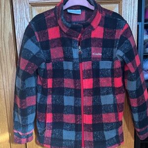 Adorable plaid boys 4T Columbia. Worn a couple of times. No rips or flaws.